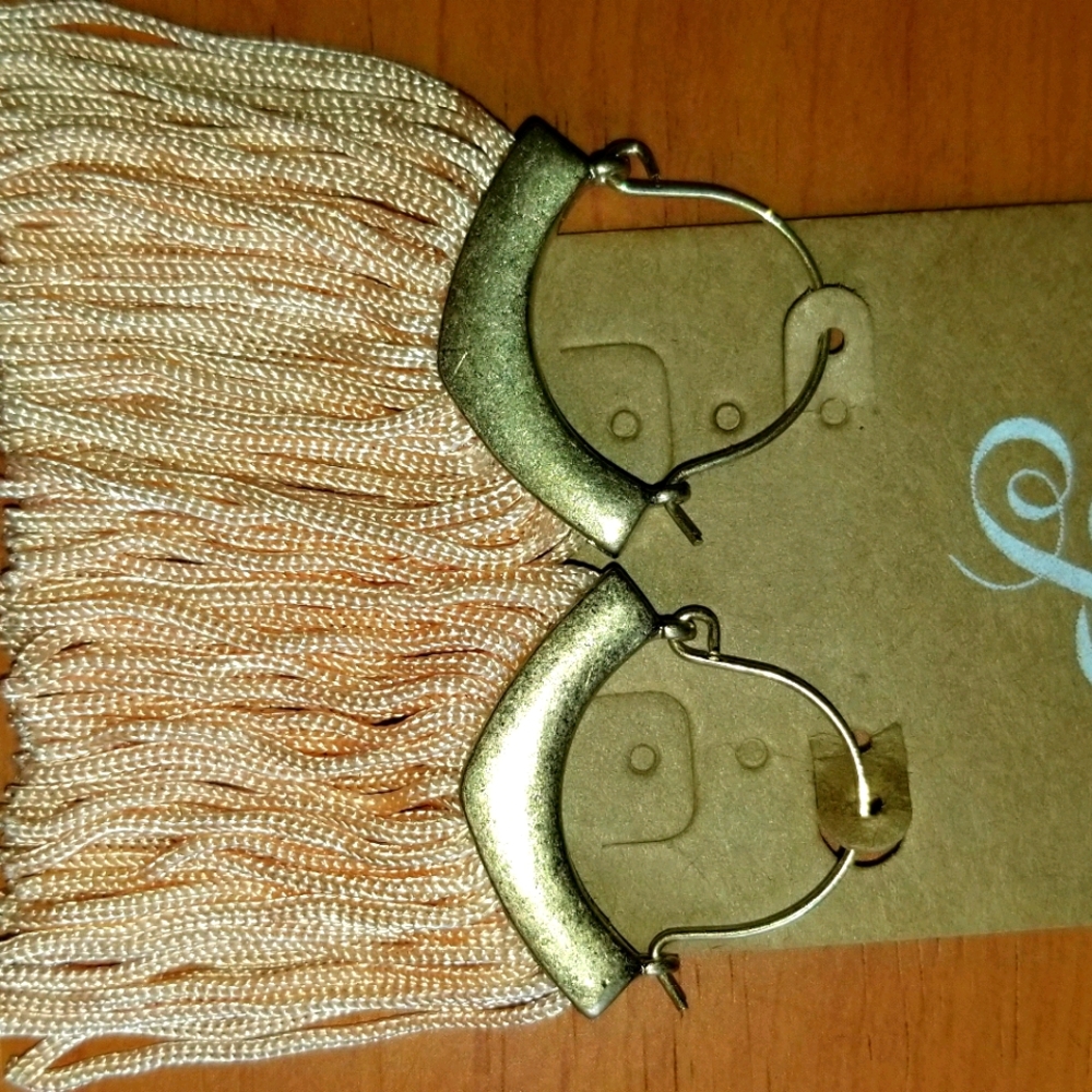 Plunder Fringe peach color earrings